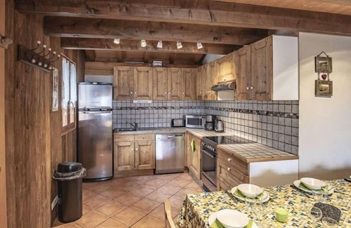 Saint-Marcel Apartment | 2nd floor, fitness, sauna, balcony, fireplace or stove, parking, tv, ski locker, 115m²