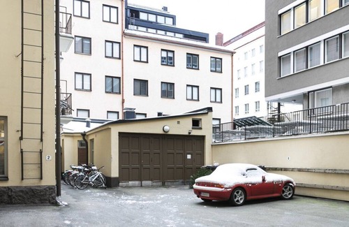Kamppi Apartment | 2ndhomes Bright Top Floor Studio in Fredrikinkatu