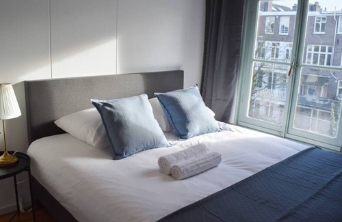 Helmersbuurt House | 2room suite in Helmersstraat