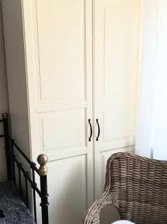 Niederschelden Apartment | 2x Monteurwohnung 1x 2 kleine Einzelzimmer 1x Doppelbett und Schlafcouch im Wohnbereich