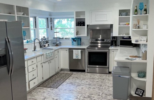 Port Bolivar House | 3/2 Beach and Bird Watchers Paradise, one minute from beach and Bird Sanctuary