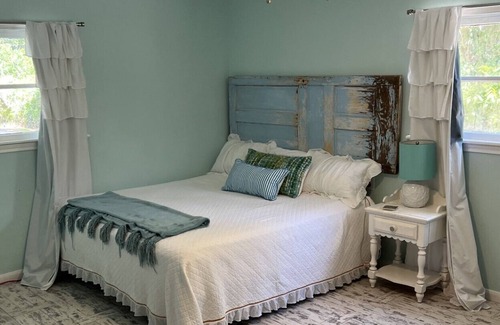 Port Bolivar House | 3/2 Beach and Bird Watchers Paradise, one minute from beach and Bird Sanctuary