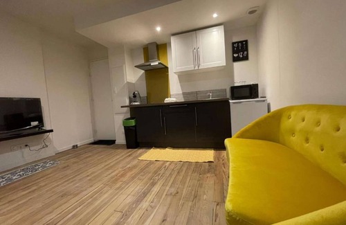 Lourdes Apartment | 3-2 T1 Bis Cosy near train station