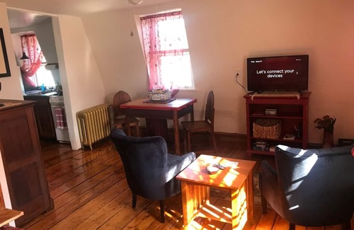 Newburgh Apartment | #3, 3rd Flr Studio Apartment in Historic Building
