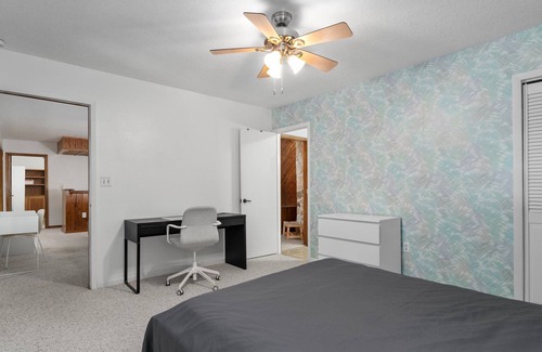 Spring Hill House | 3,450sqft 2 Story heated Pool House - 5 min from Crystal river !