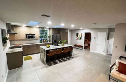 Orange City House | 3 acre w/private trail 15 min walk to the springs