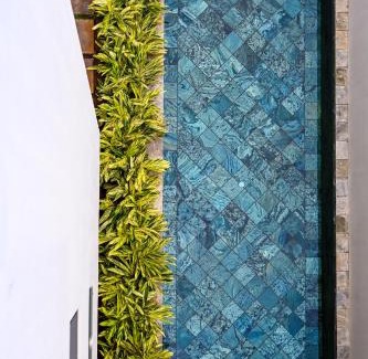 Cascavelle Apartment | 3 bd, 2 bth penthouse rooftop, 10 mns walk to beach