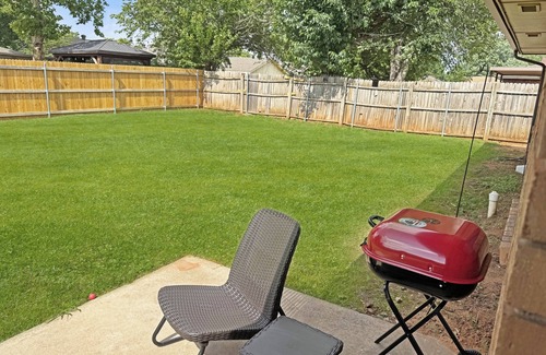 Mustang House | 3-bdr house in beautiful Mustang with HighSpeed WiFi, New furniture throughout