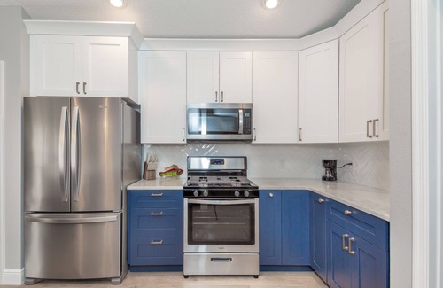 Piedmont House | 3 Bdrm, 2 Bath Home with Golf Cart & WiFi Close to Pools.
