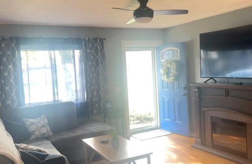 Bedford House | 3-bdrm home in Toledo with AC, & WiFi. Enjoy a cozy stay near shopping & dining