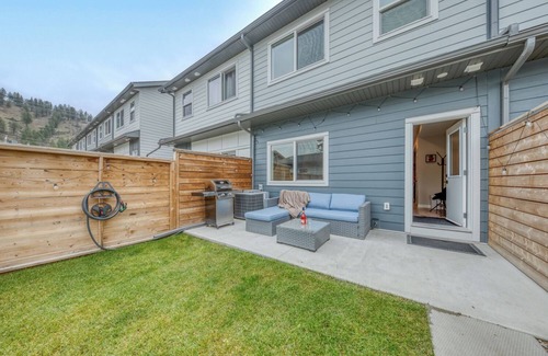 East Kootenay Condo | 3 BDRM Mountain View Condo in Radium Hot Springs, BC with Pool Table