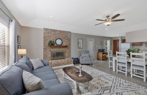 Keller House | 3 Bdrm-Walk to all!