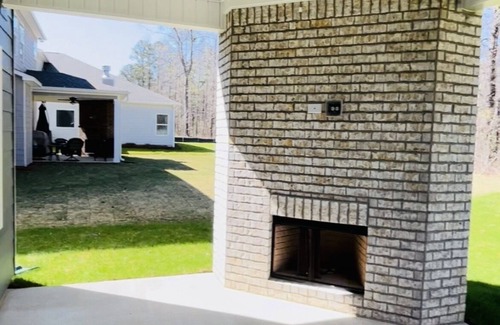 McCalla House | 3 Bed 2.5 Bath Brand New Cozy Home- Exec. Stays for You