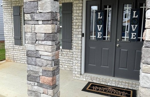 McCalla House | 3 Bed 2.5 Bath Brand New Cozy Home- Exec. Stays for You
