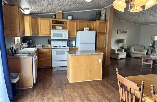 Sisseton Cabin | 3 bed/2 bath Cabin on the South Dakota side of Lake Traverse
