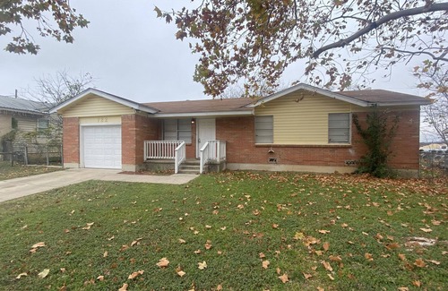 Copperas Cove House | 3 bed 2 bath home with game room and fire pit