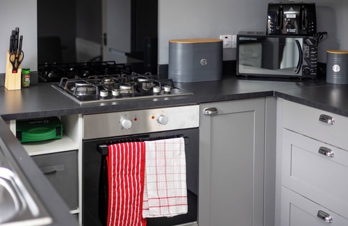 Stanley House | 3 Bed 3.5 Bath | Parking | WiFi | En-suite's | Self Checkin | Bluetooth Speakers