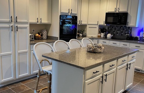 Mayo House | 3-bed 3 bath home in Edgewater MD on the beach, 25 min from USNA and Annapolis.