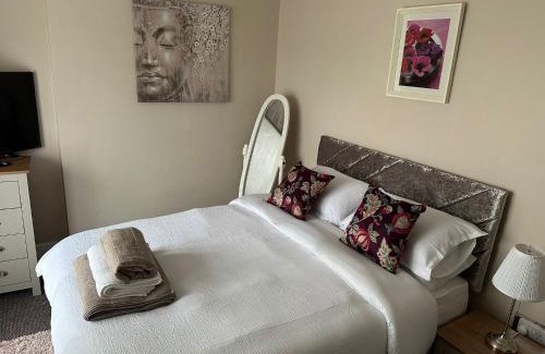 Antrim Apartment | 3 bed Cozy Antrim Apartment with Great Views