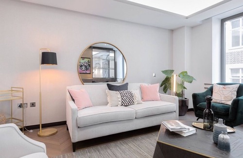 Soho Apartment | 3-bed Deluxe 309