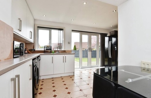 Stoke-on-Trent House | 3 Bed House | Contractors | Relocators