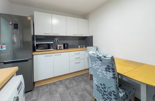 Westcliff-on-Sea House | 3 Bed House Sleeps 6 - Free Parking -Tv & Wi-Fi