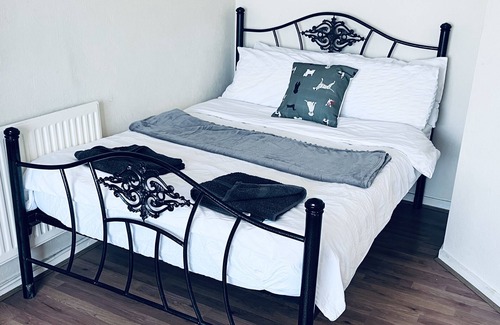 High Wycombe House | 3 Bed House with Garden