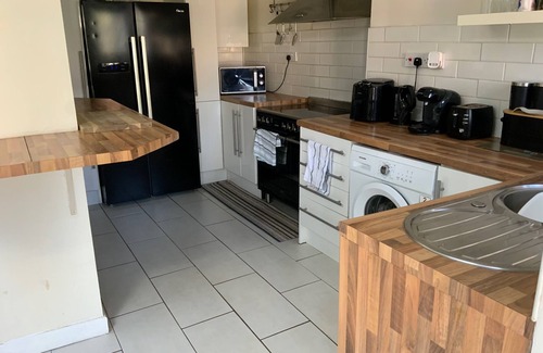 Kingswinford House | 3 bed semi detached house near Stourbridge