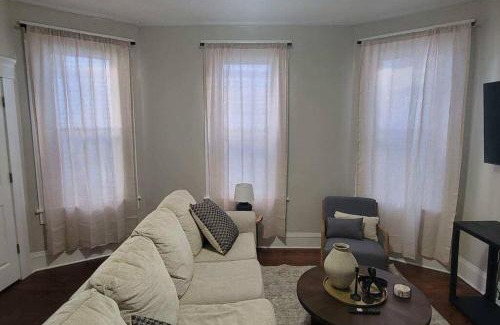 Tremont Apartment | 3 Bed Spacious 1st Floor Apt at Tremont
