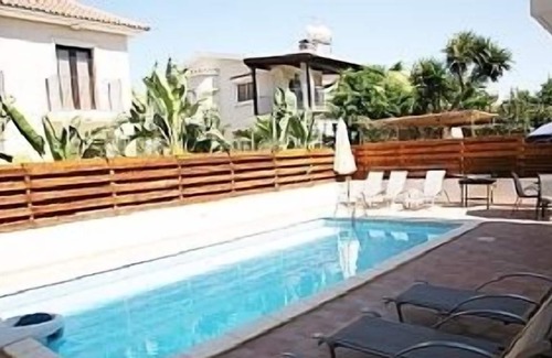Oroklini Villa | 3 Bed Villa in Larnaca with Private Pool - 80 Metres from Beach