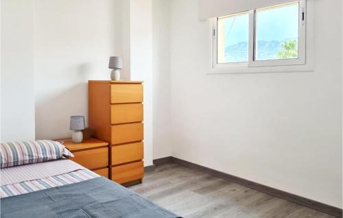 Sant Carles de la Rapita Apartment | 3 Bedroom Cozy Apartment In La Ràpita