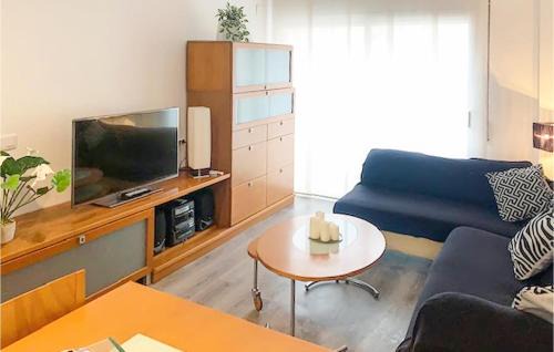 Sant Carles de la Rapita Apartment | 3 Bedroom Cozy Apartment In La Ràpita