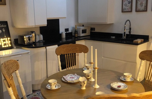 Jackfield House | 3 bedroom 18th century old school house in ironbridge amongst the many museums,