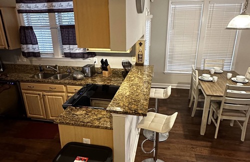 Northeast Raleigh House | 3 bedroom/2.5 bath. Fully Furnished!