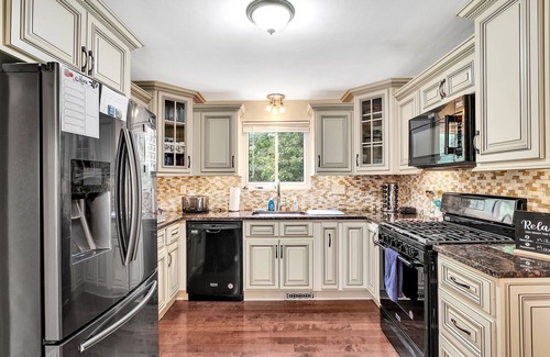 Murrysville House | 3 bedroom 2.5 bath with game room. 19 miles from Pittsburgh