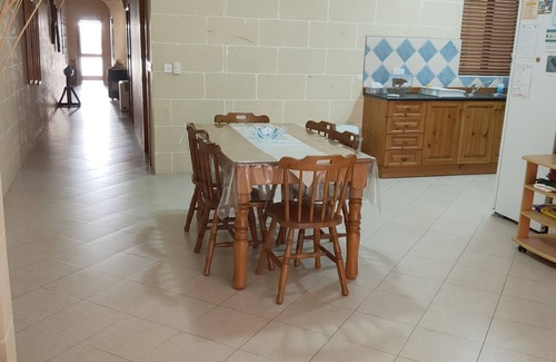 Qala Apartment | 3 bedroom 2 bathroom Apt. Sea View -Free Wi-Fi. Discount for over 8 days stays.