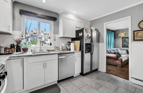 New Paltz Cottage | 3 bedroom 2 bath Cottage with Pellet stove in Vibrant New Paltz