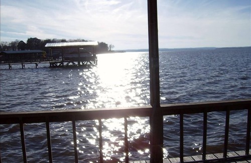 Zwolle House | 3 bedroom, 2 bath home with Awesome Lake Views and Your Very Own Private Pier.