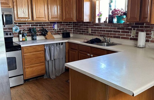 Buffalo House | 3-bedroom 2 bath house with beautiful views plus kids pets accepted!