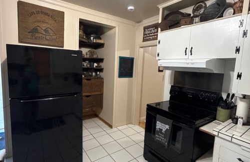 Crowell House | 3 bedroom/2 bath, two story rock house is ready to accodomate you and your crew!