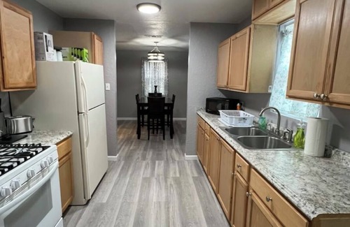 Clayton House | 3-bedroom, 2- Bathroom house in marvelous Clayton, NM with AC, WiFi!