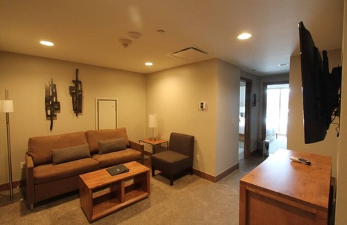 Peak 8 Condo | 3 BEDROOM 3.5 BATH IN BEST SKI IN/OUT IN BRECKENRIDGE MARCH 22 THRU 29,2025