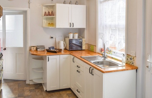 Caister-on-Sea Cottage | 3 bedroom accommodation in Caister-on-Sea