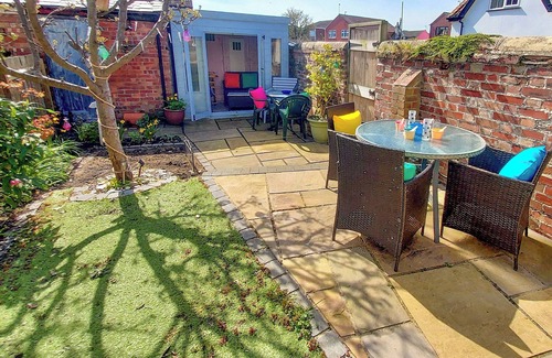 Caister-on-Sea Cottage | 3 bedroom accommodation in Caister-on-Sea