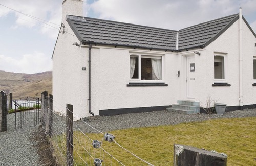 Beinn Orasaigh Cottage | 3 bedroom accommodation in Fernilea, near Portree