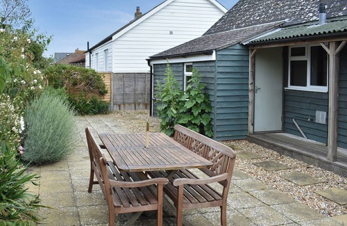 Middleton-on-Sea Cottage | 3 bedroom accommodation in Elmer, near Middleton on Sea
