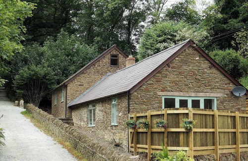 Craven Arms Cottage | 3 bedroom accommodation in Horderley, near Craven Arms