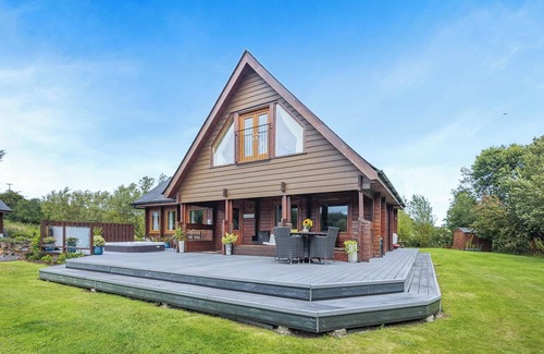 Menai Bridge Ski Chalet | 3 bedroom accommodation in Anglesey