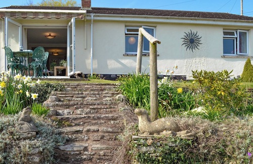 Blakeney Cottage | 3 bedroom accommodation in Blakeney Hill, near Lydney, Forest of Dean