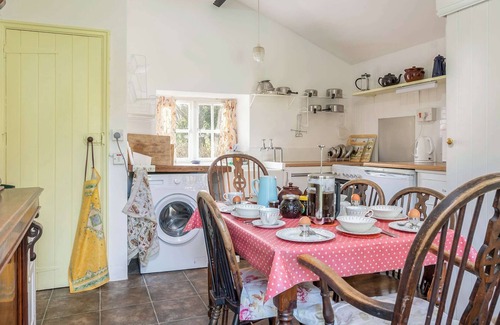 West Milton Cottage | 3 bedroom accommodation in West Milton, Bridport